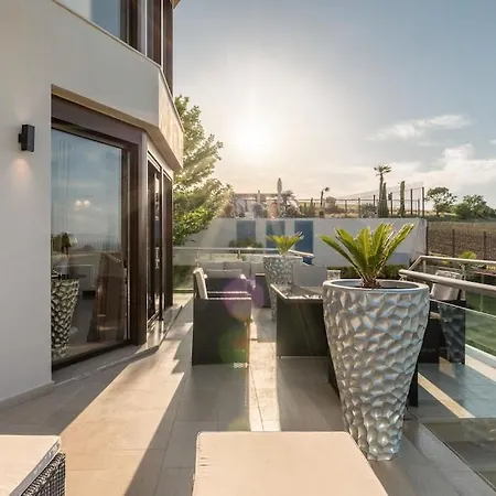 Villa Plagiari Sea View *